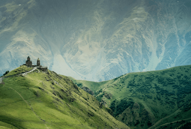 destino dos sonhos kazbegi geórgia cáucaso