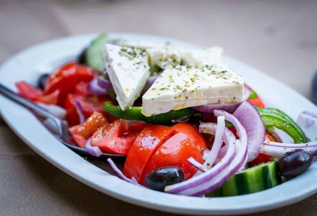 salada grega pratos gregos